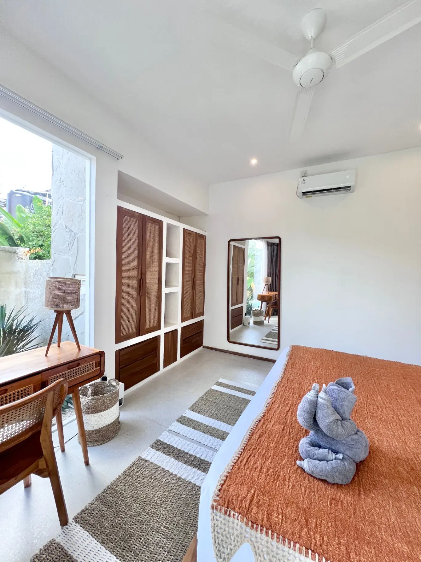 #1 MODERN 1BR VILLA WITH PRIVATE ROOFTOP & POOL — image 3