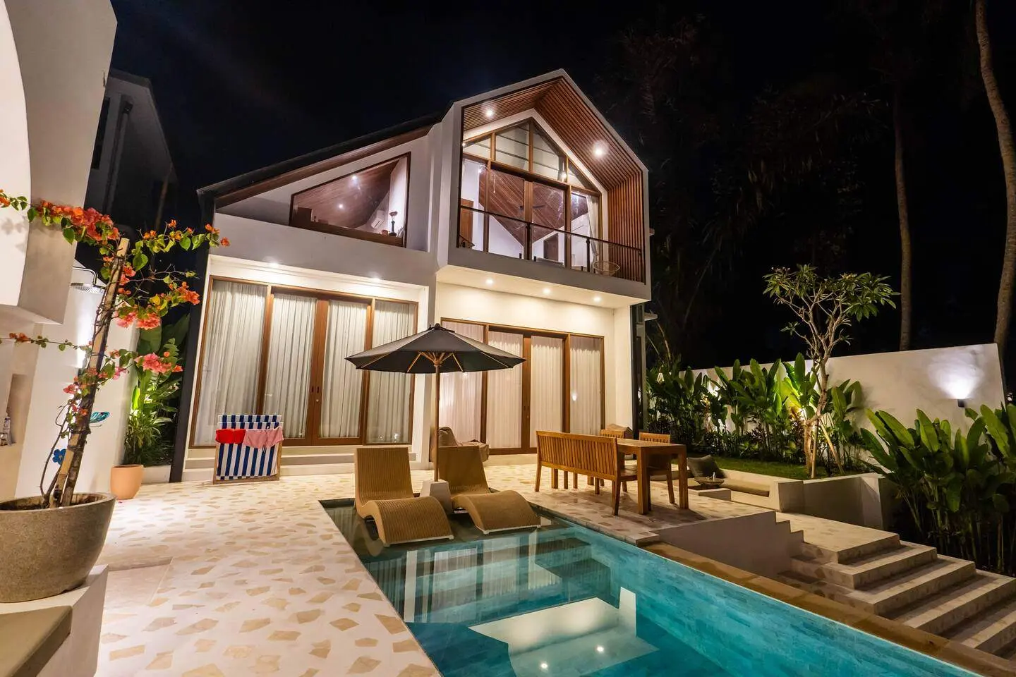 Luxurious 3BR Jungle View Villa in Cepaka