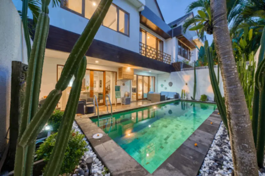 Spacious 3-bedroom Cemagi Villa with Free Shared Gym & Tennis Court 5-minute walk to the beach — image 1