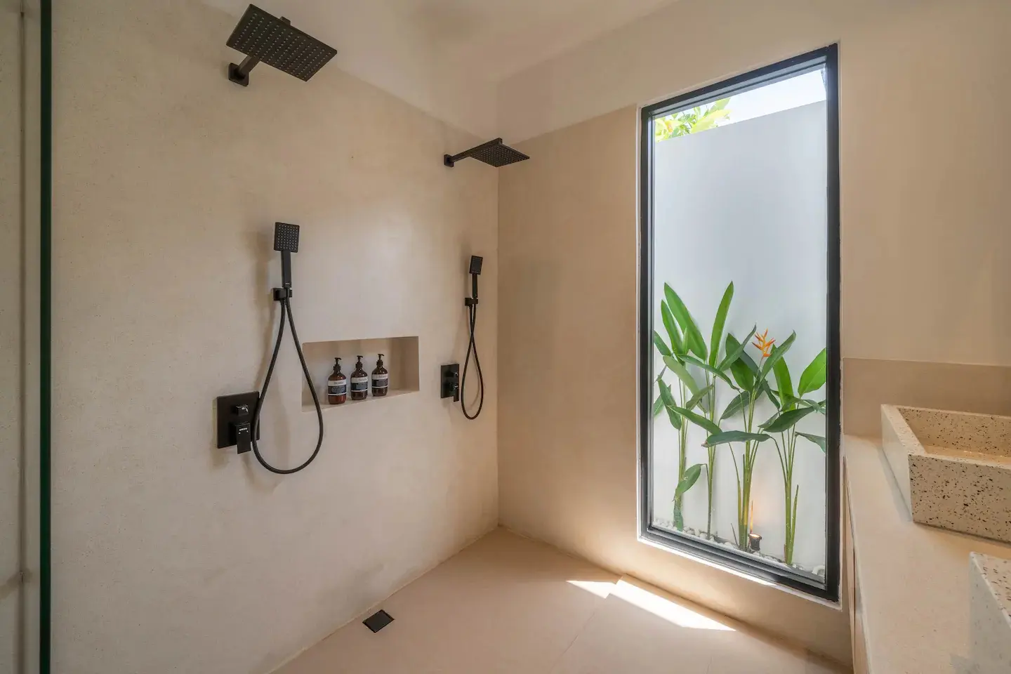 Modern 2BR Villa Near Pererenan — image 2
