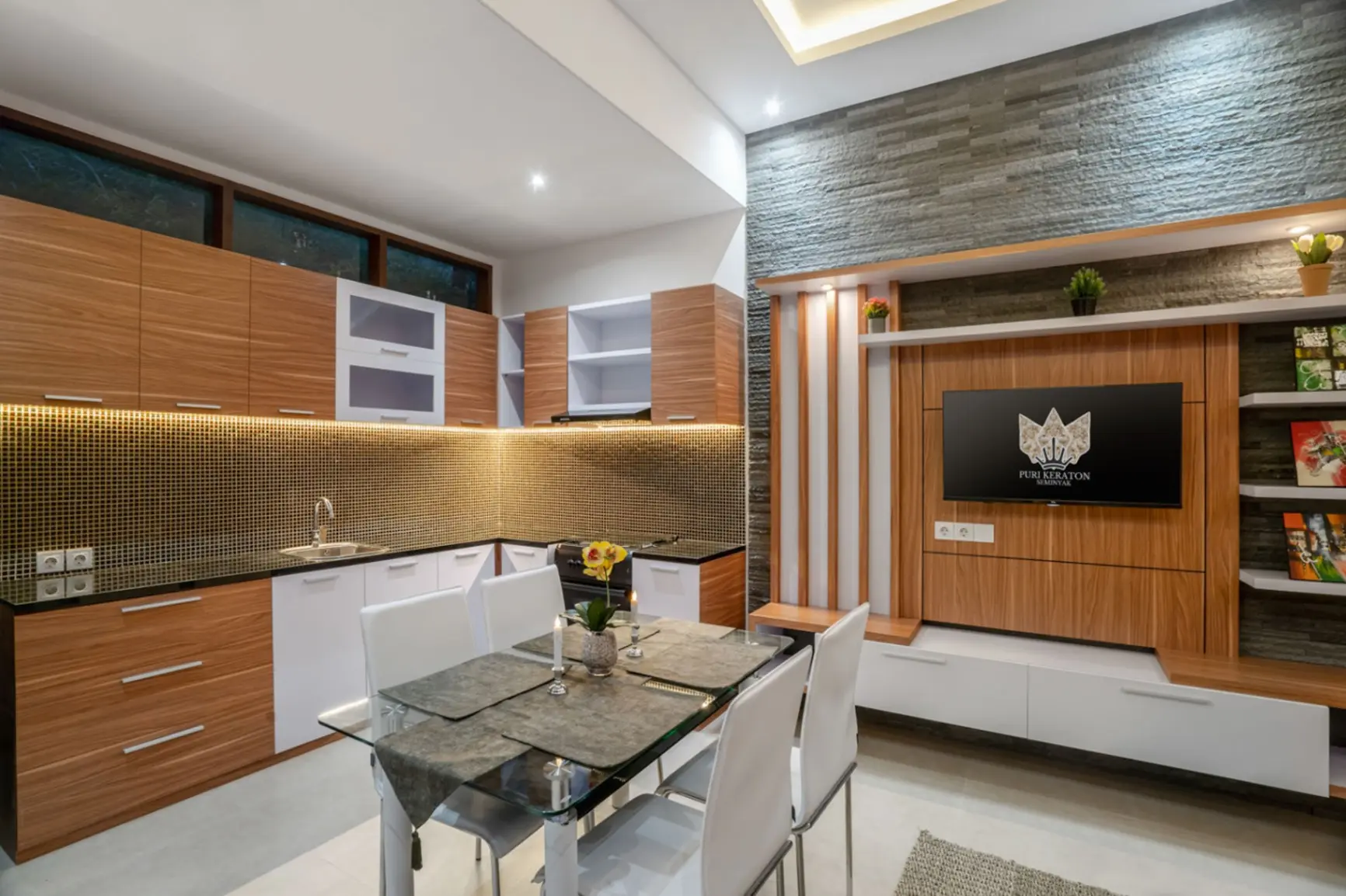 2BR Villa in the Center of Seminyak — image 1