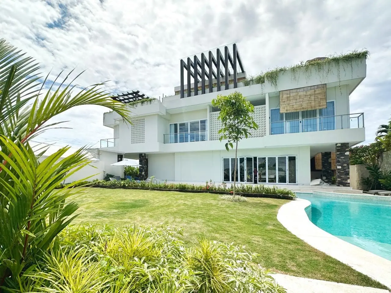 Luxury 5-Bedroom Beachfront Retreat