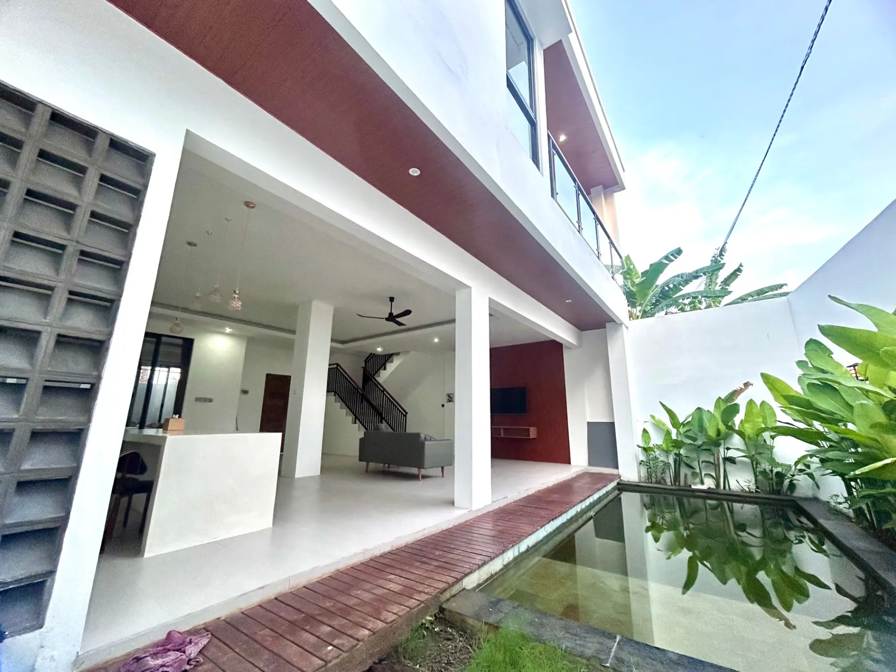 Magnificent villa with view in canggu — image 1