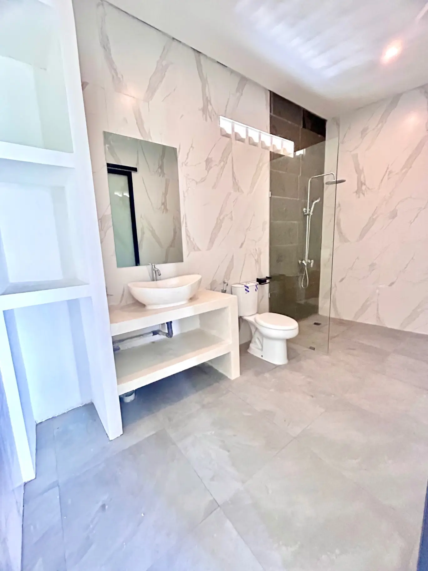 Amazing villa with view in canggu — image 2