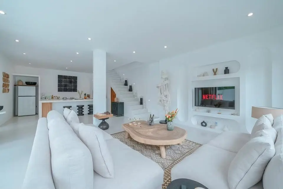 Mediterranean Style Villa in Pererenan 3 Bedrooms — image 2