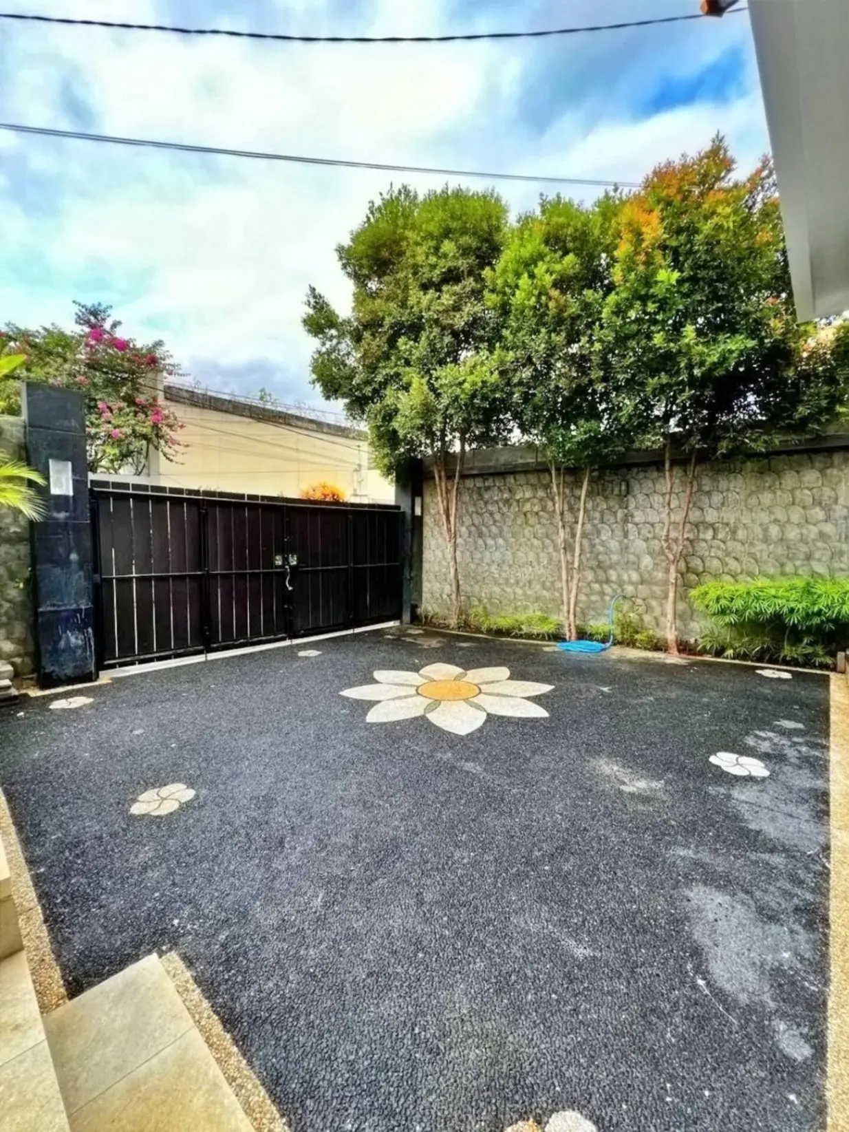 Villa for daily rental Berawa Canggu.. Only 6 minutes to the beach🏖 — image 1