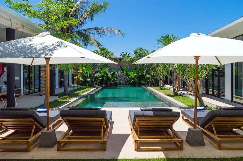 RARE OFFER - 4 BEDROOM BEACHSIDE VILLA