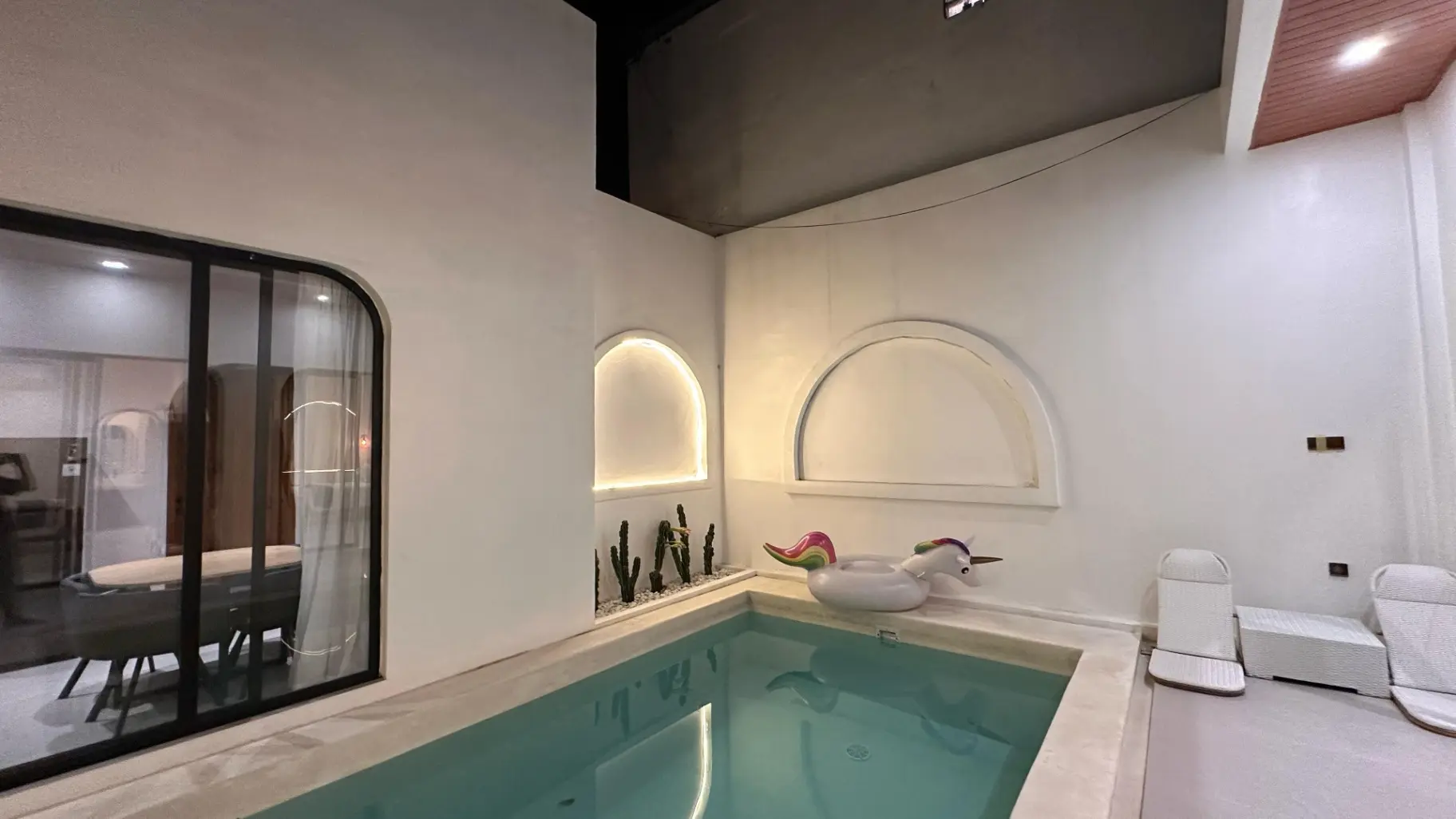 Stylish 2BR Escape – Walk to Berawa Beach — image 1
