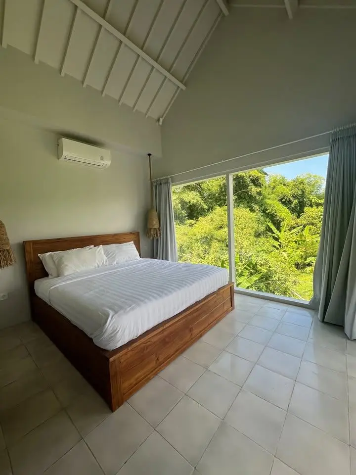 Welcome to our enchanting 5-bedroom villa in Padonan Canggu — image 2