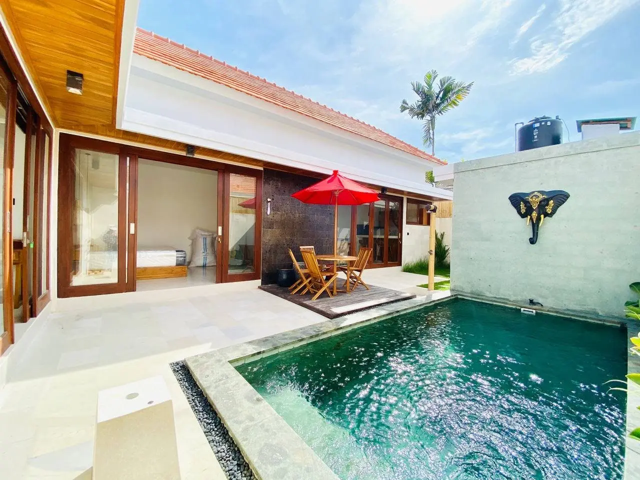 Brand New 2 Bedroom Villa in Seminyak for Short & Long Term — image 1