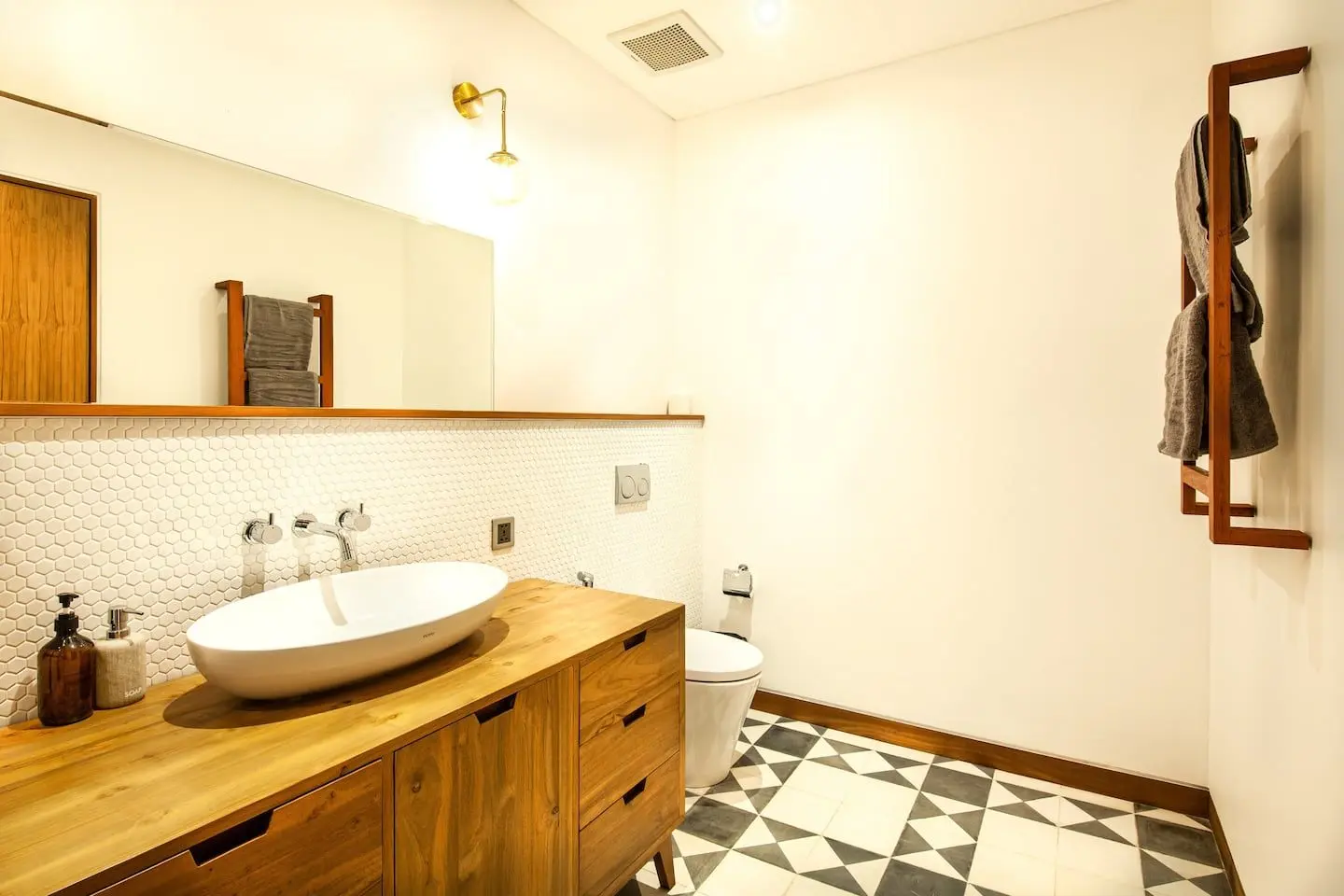 New Luxury Villa in Canggu Pererenan 5 Bedrooms — image 2