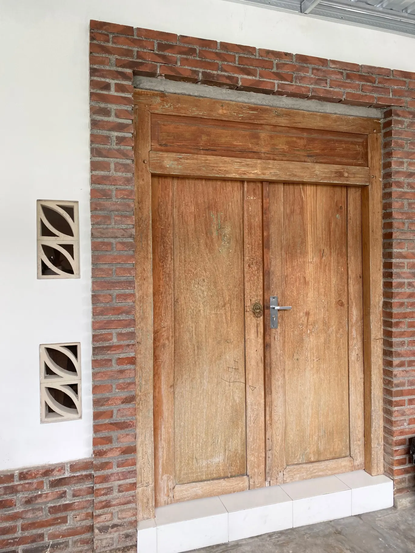 Brick house in Canggu — image 4