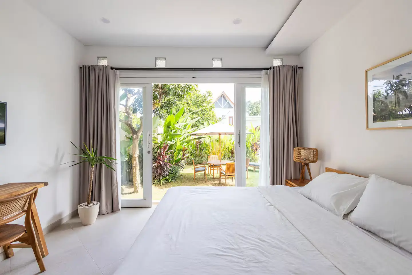 Spacious 3BR Villa - Centre of Canggu — image 4