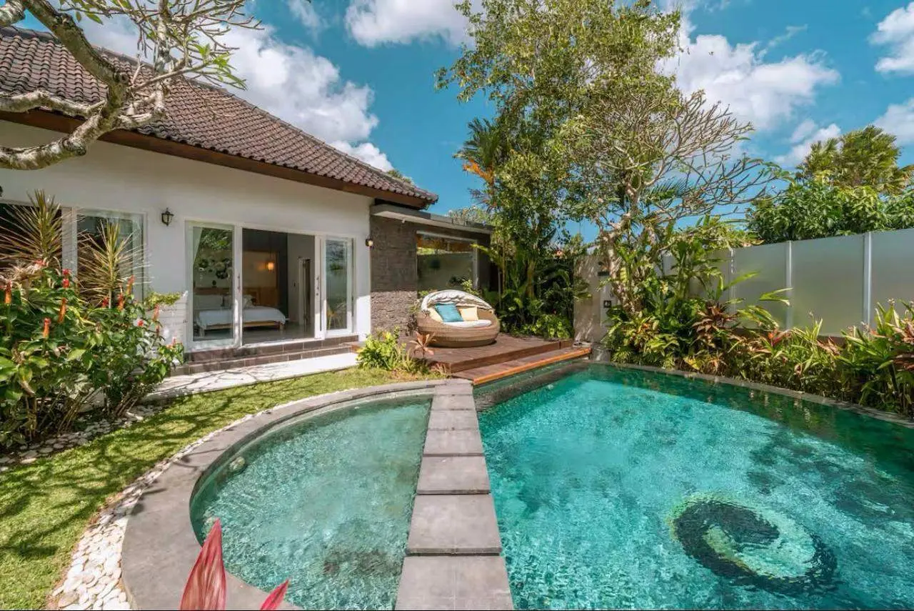 3 Bedroom Villa in Canggu Center Berawa — image 2