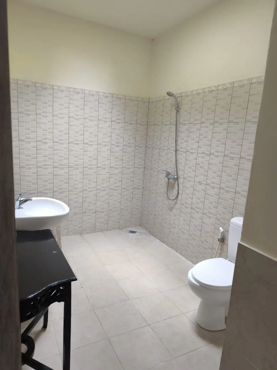 1 bedroom with forest view — image 3
