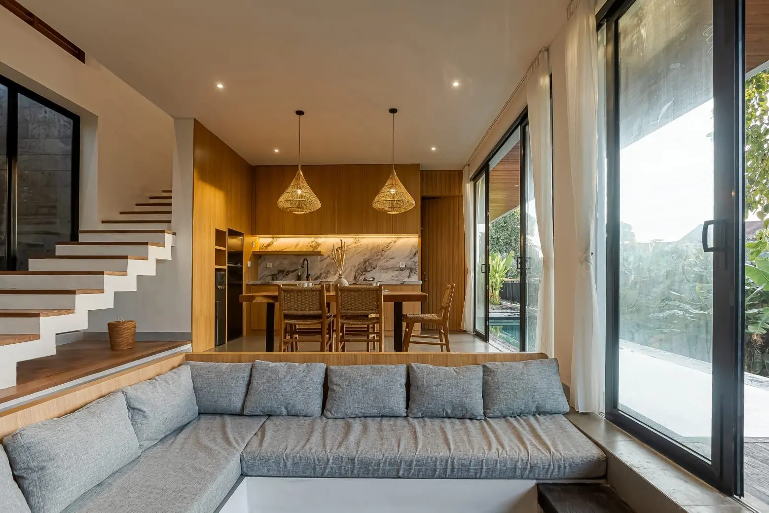 4BR Tropical Villa with Amazing View in Canggu — image 1