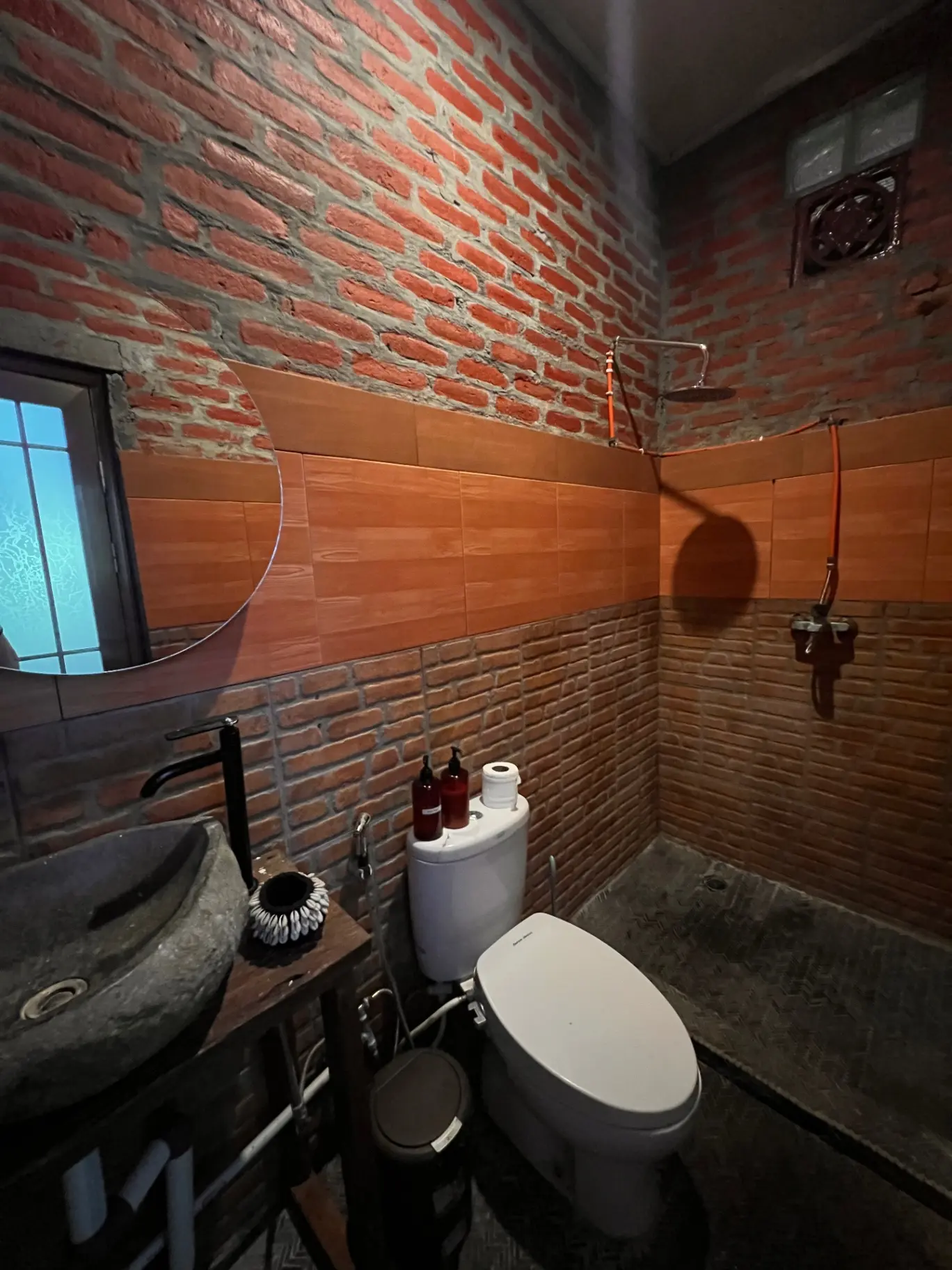 Prime Uluwatu Location – Shared Traditional Villa with Jungle Views — image 3