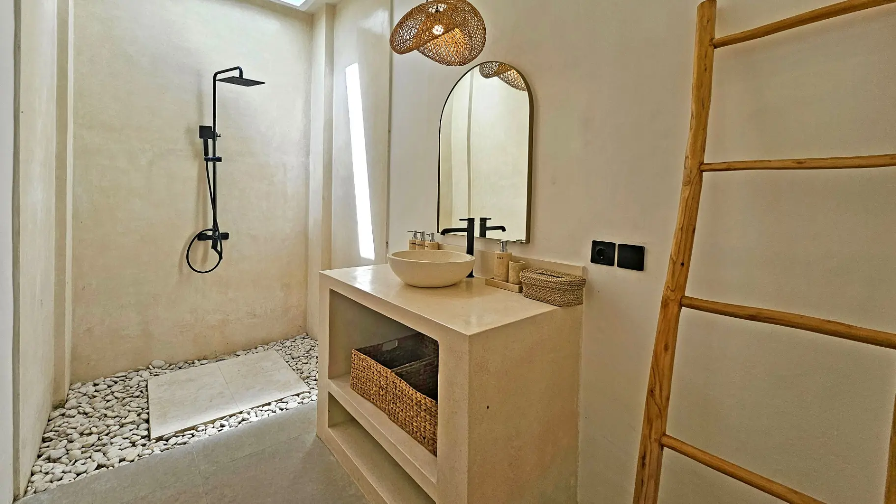 Villa Abbas — image 2