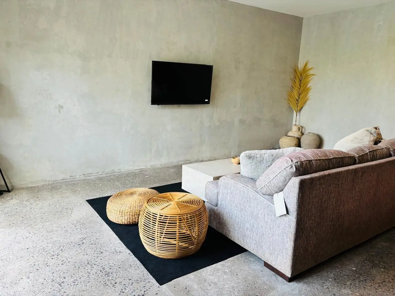 MODERN 3 BEDROOM VILLA available for rent in Padonan. — image 4