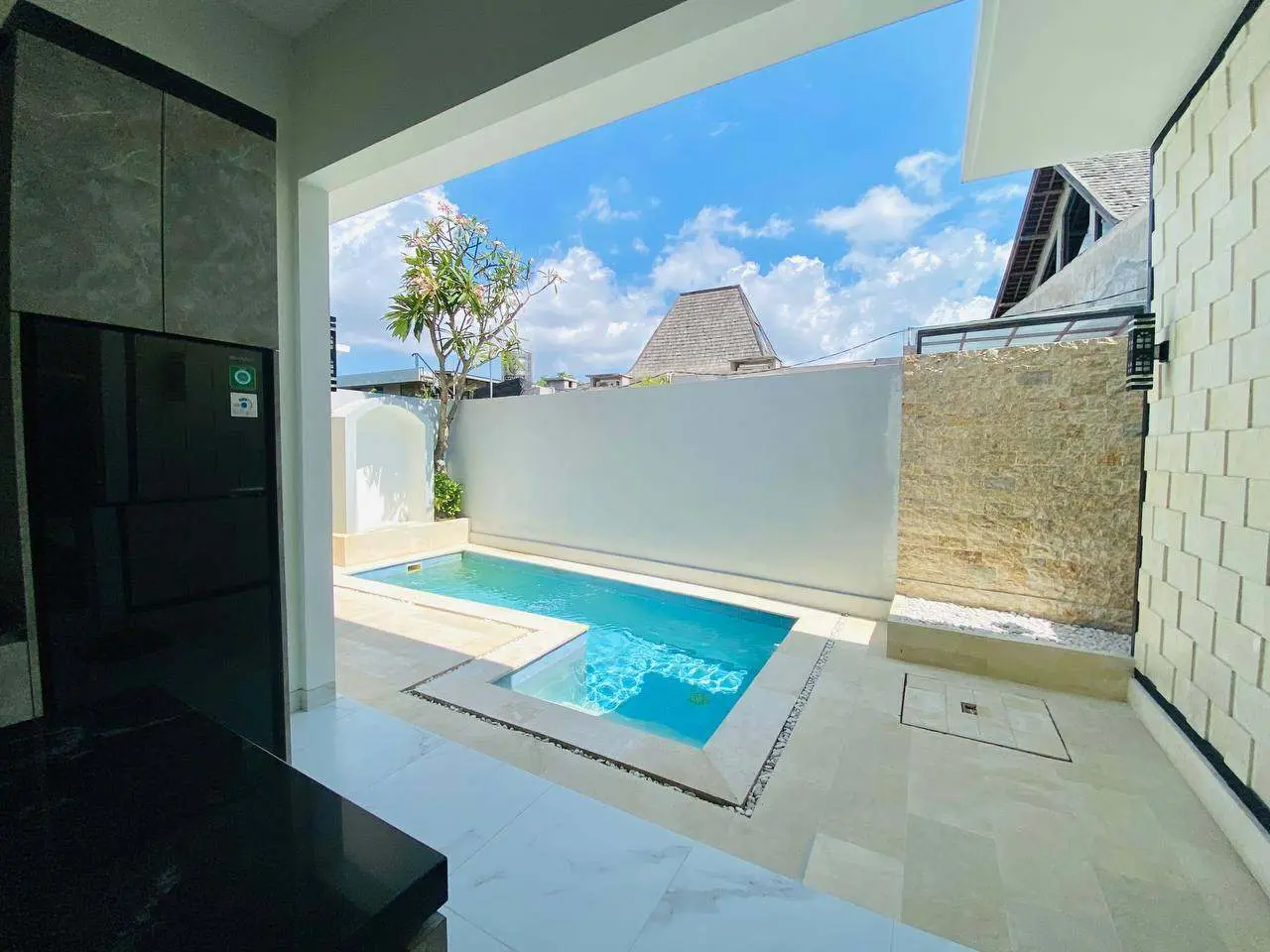 Fully Furnished 2 Bedrooms Modern Villa in Pererenan — image 2
