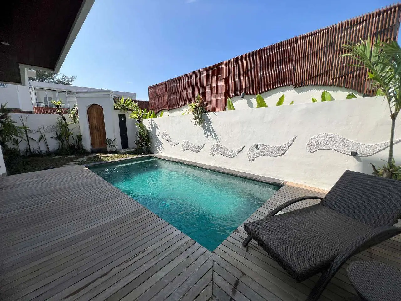 MODERN STYLED 3 BEDROOMS VILLA NESTLED IN THE HEART OF PADONAN CANGGU — image 1
