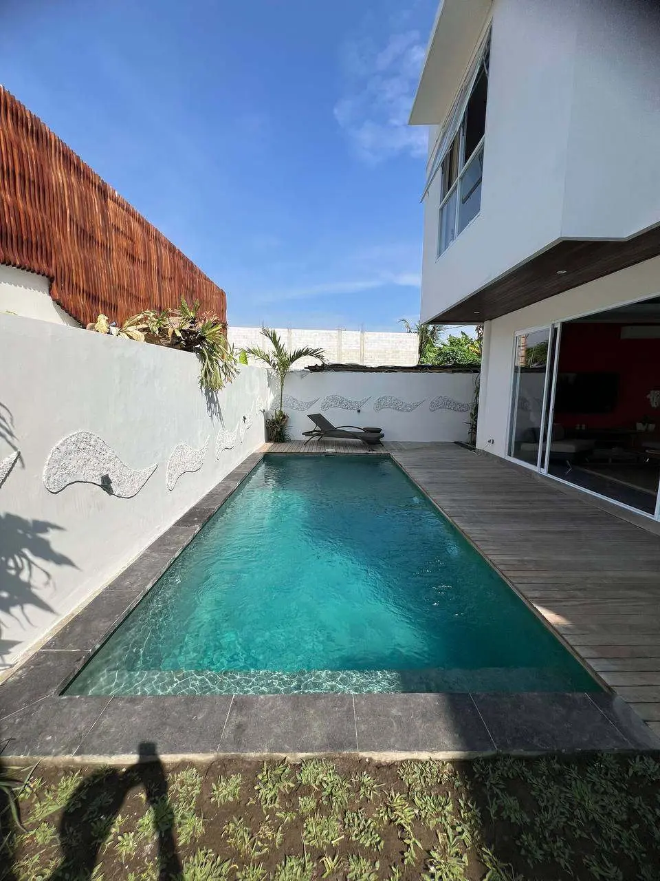 MODERN STYLED 3 BEDROOMS VILLA NESTLED IN THE HEART OF PADONAN CANGGU — image 2