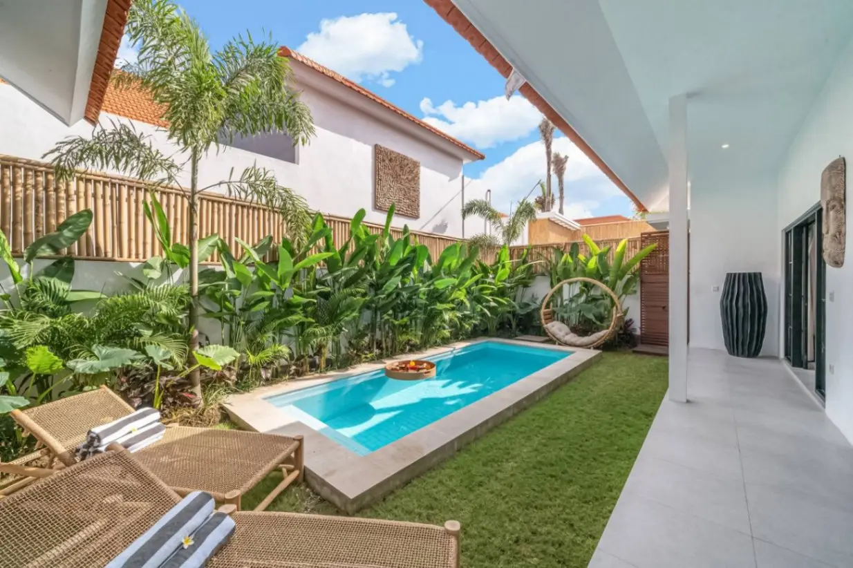 Tropical 3 Bedrooms Villa in Pererenan — image 1