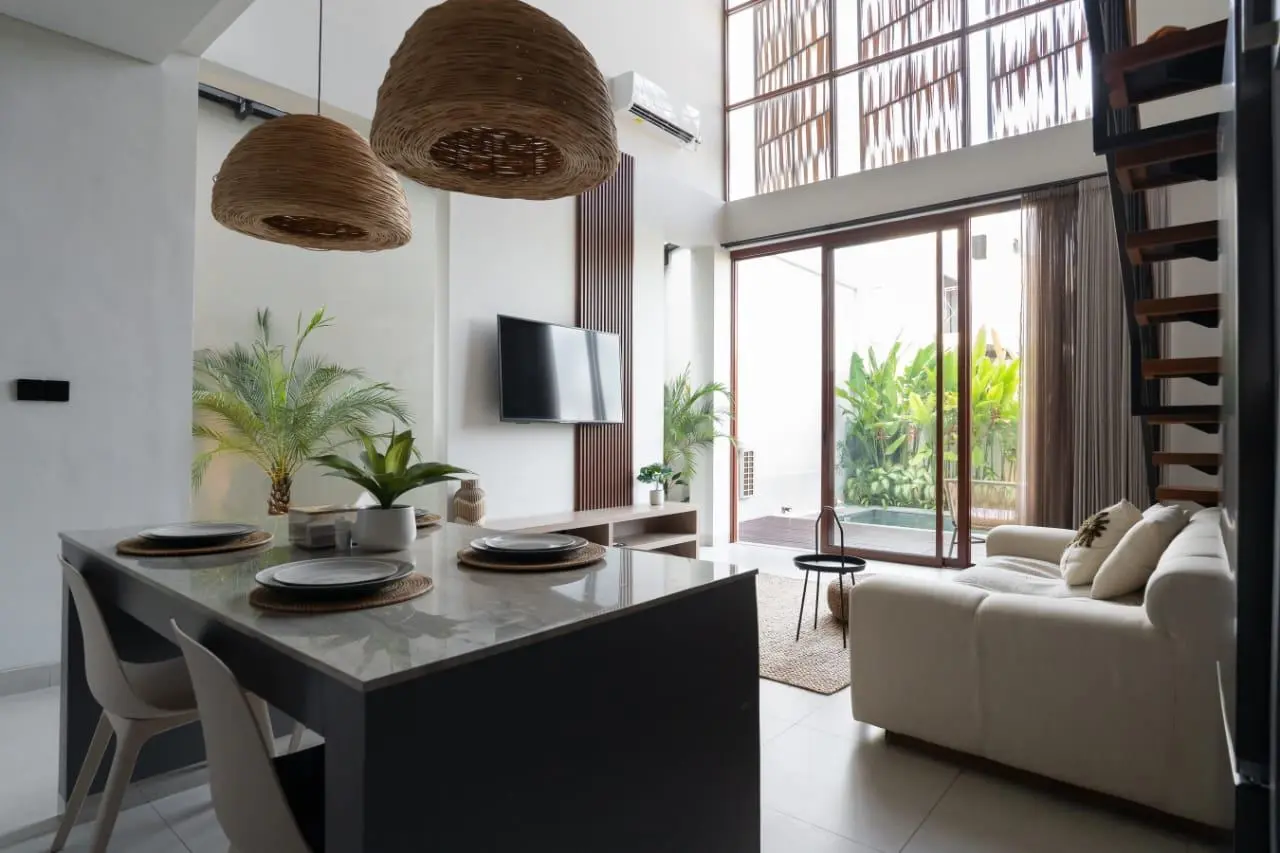 New 2-storey Canggu Villa in Pererenan area. — image 3