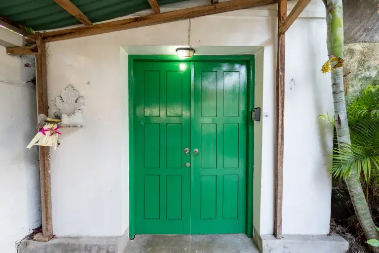 Stylish 3-Bedroom Villa in Central Canggu — image 2