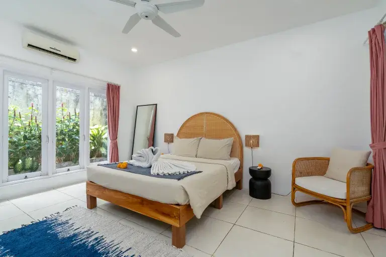 Stylish 3-Bedroom Villa in Central Canggu — image 4