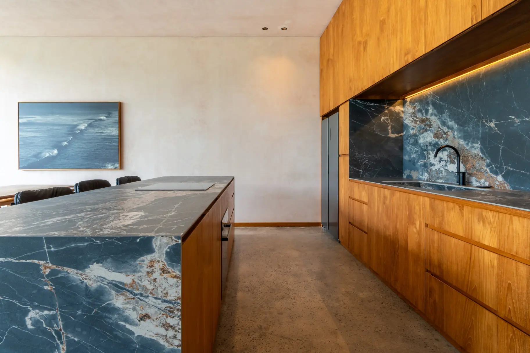 Modern & Beautiful 4-Bedroom Family Villa with Spacious Garden in Pererenan — image 3