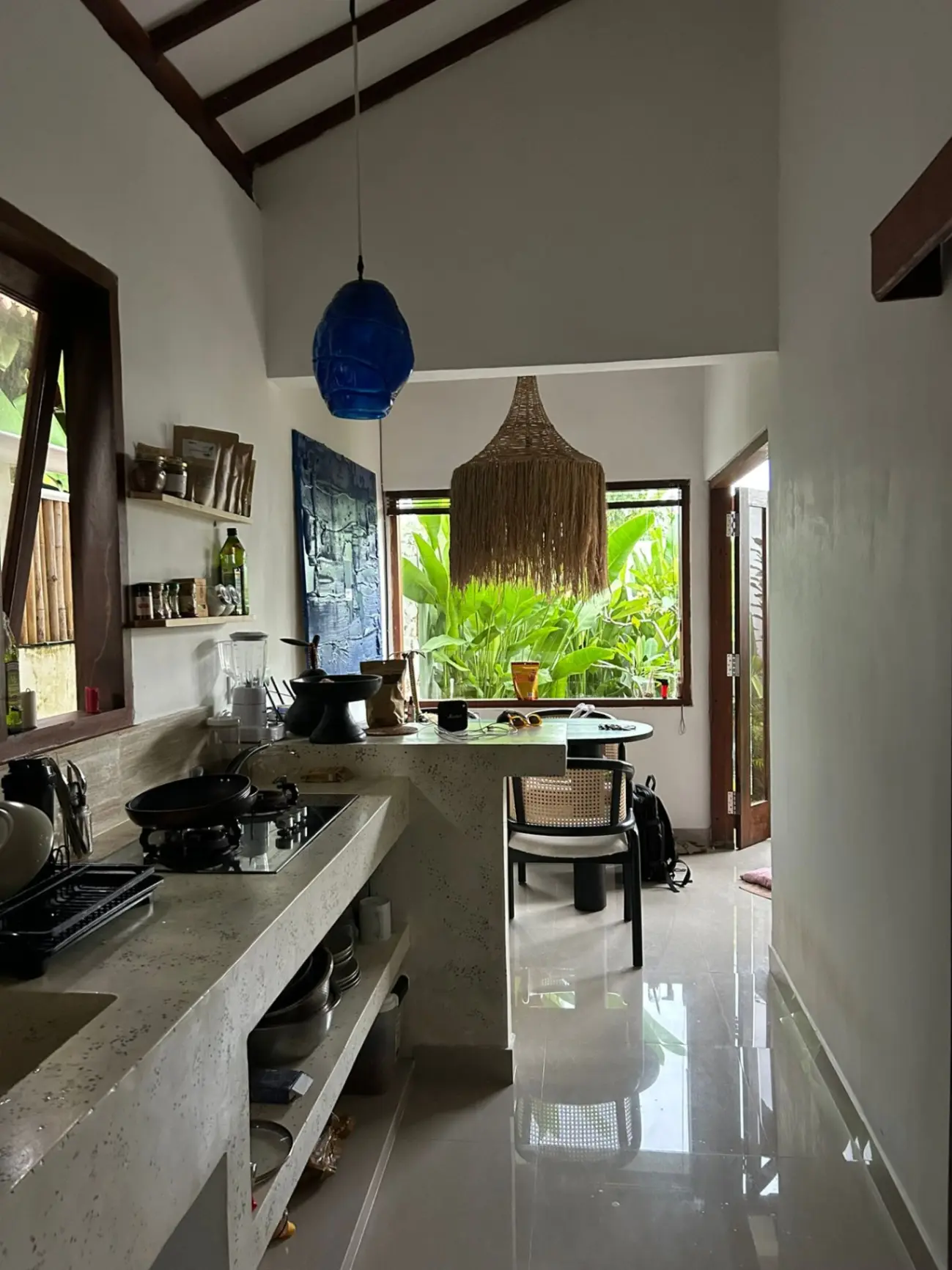 1 Bedroom Near Thomas Beach — image 4