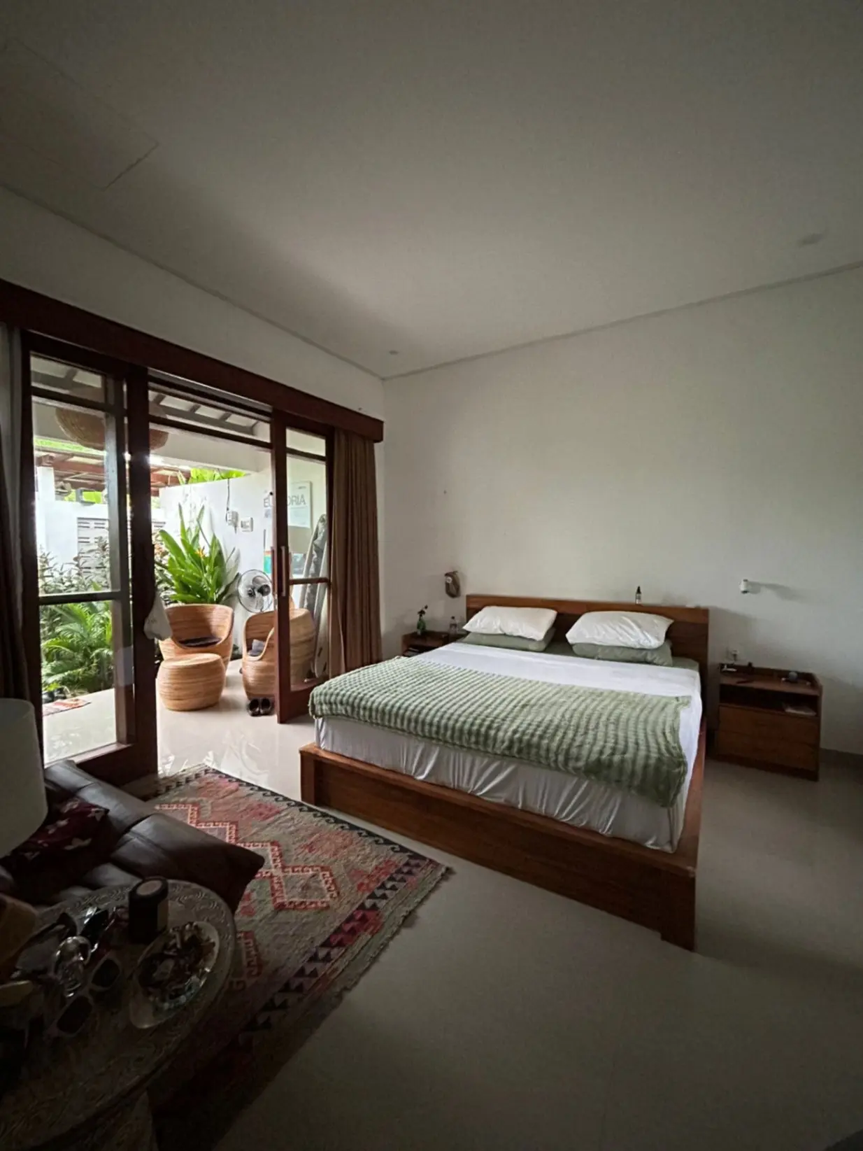 1 Bedroom Near Thomas Beach — image 1