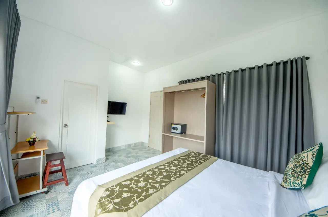 Ensuite bedroom in Babakan Canggu — image 2