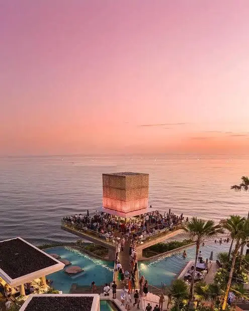 Uluwatu Luxury Loft Villa Private Pool 6 mins to beach — image 4