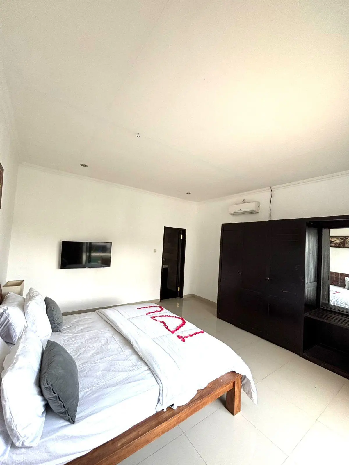 For Rent – Beautiful 3-Bedroom Villa Seminyak — image 4