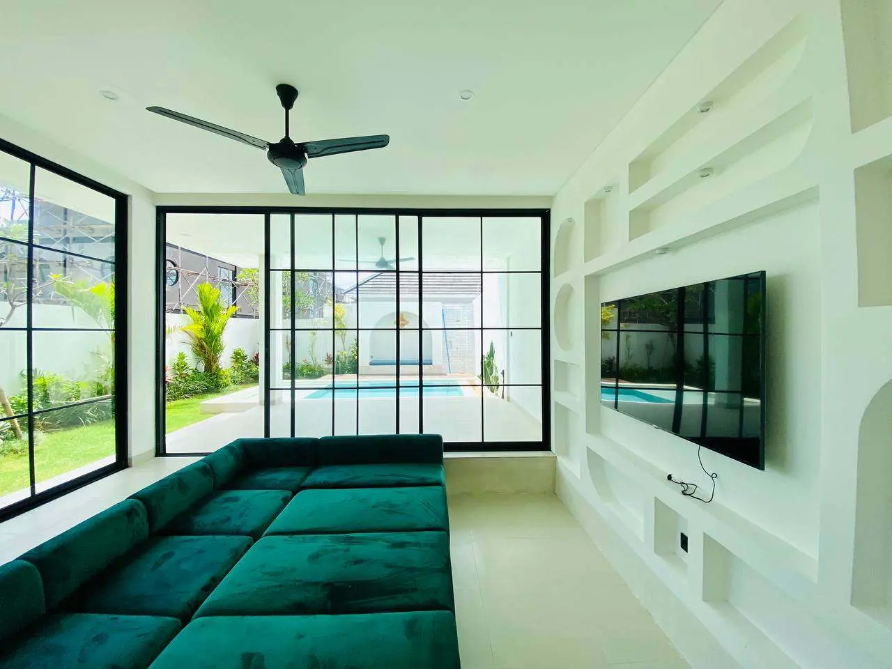 Modern 2 Bedrooms Villa Close to Lima Beach - AF329 — image 3