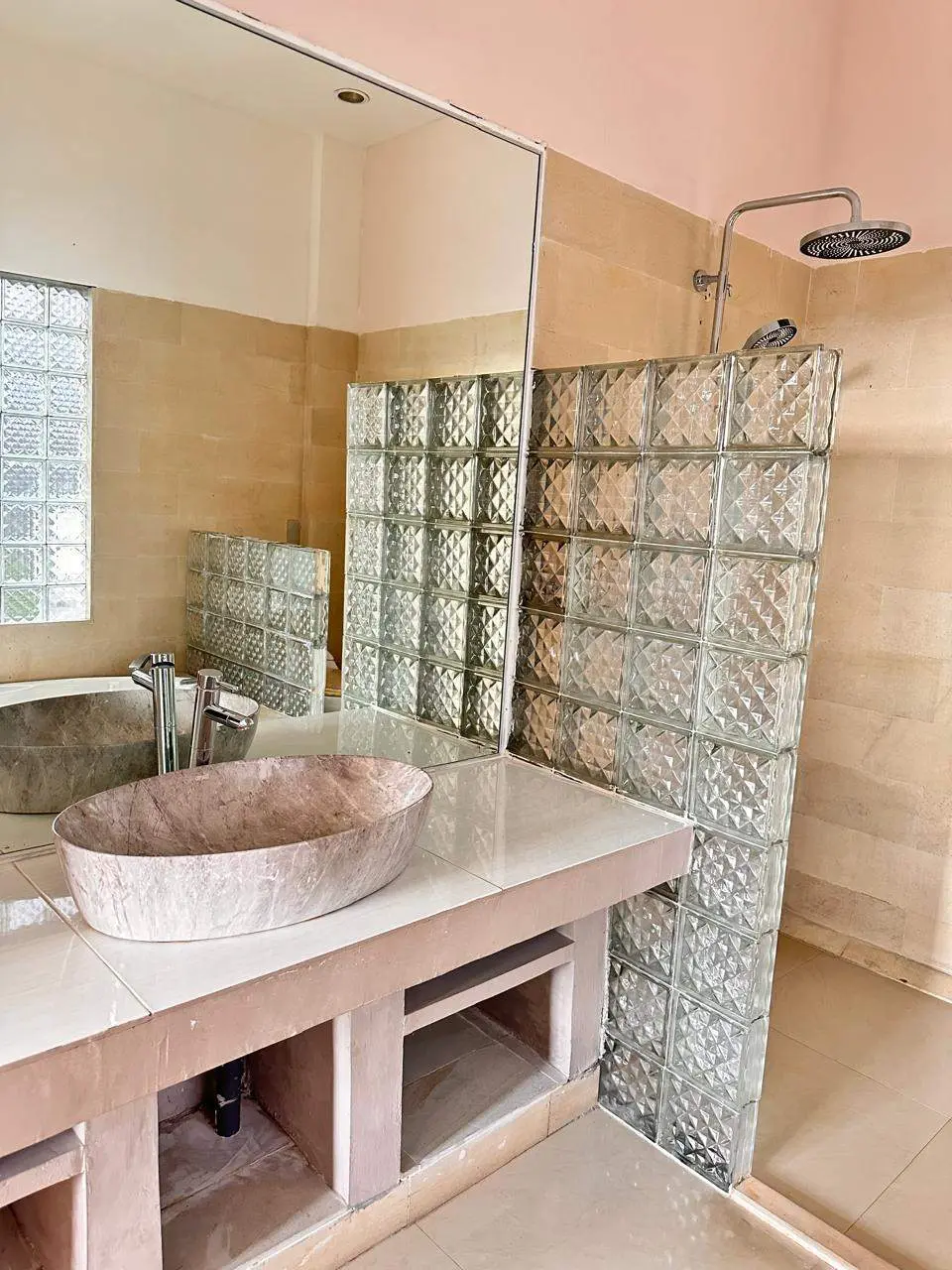 JP villa — image 3