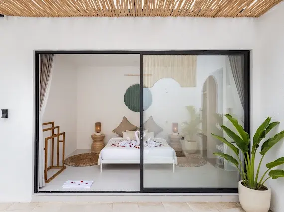 NEW MODERN 2BDR VILLA central BERAWA Canggu — image 3