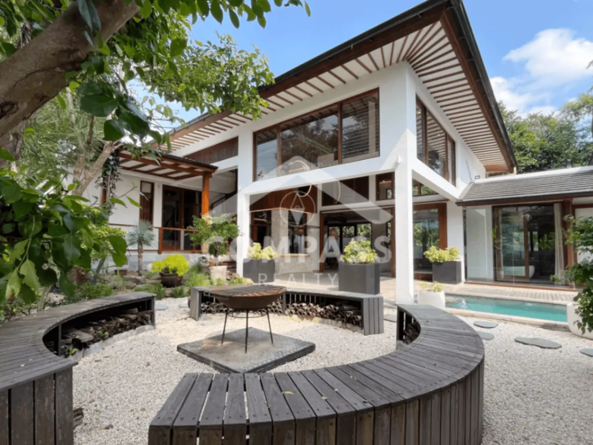 4BR Tropical Escape in Tumbak Bayuh — image 1