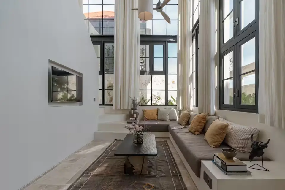 STUNNING 3 BEDROOM VILLA IN BERAWA