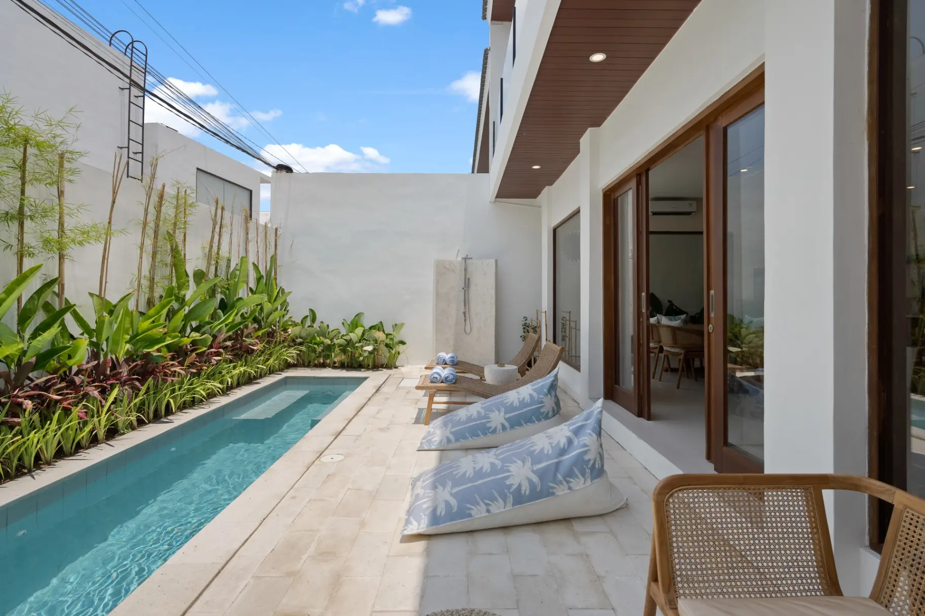 Roselle - 2BR Charming Canggu Villa Pool & Balcony