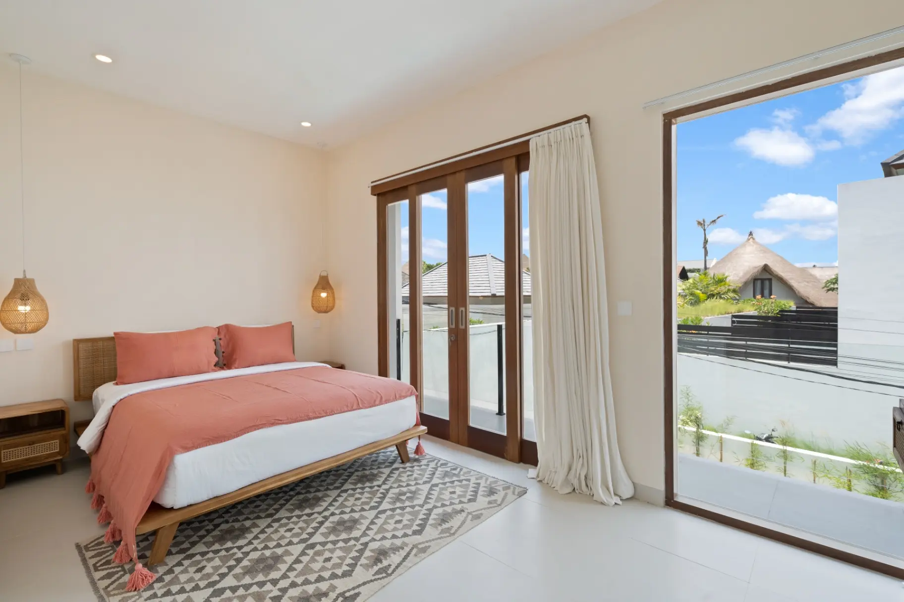 Roselle - 2BR Charming Canggu Villa Pool & Balcony — image 2