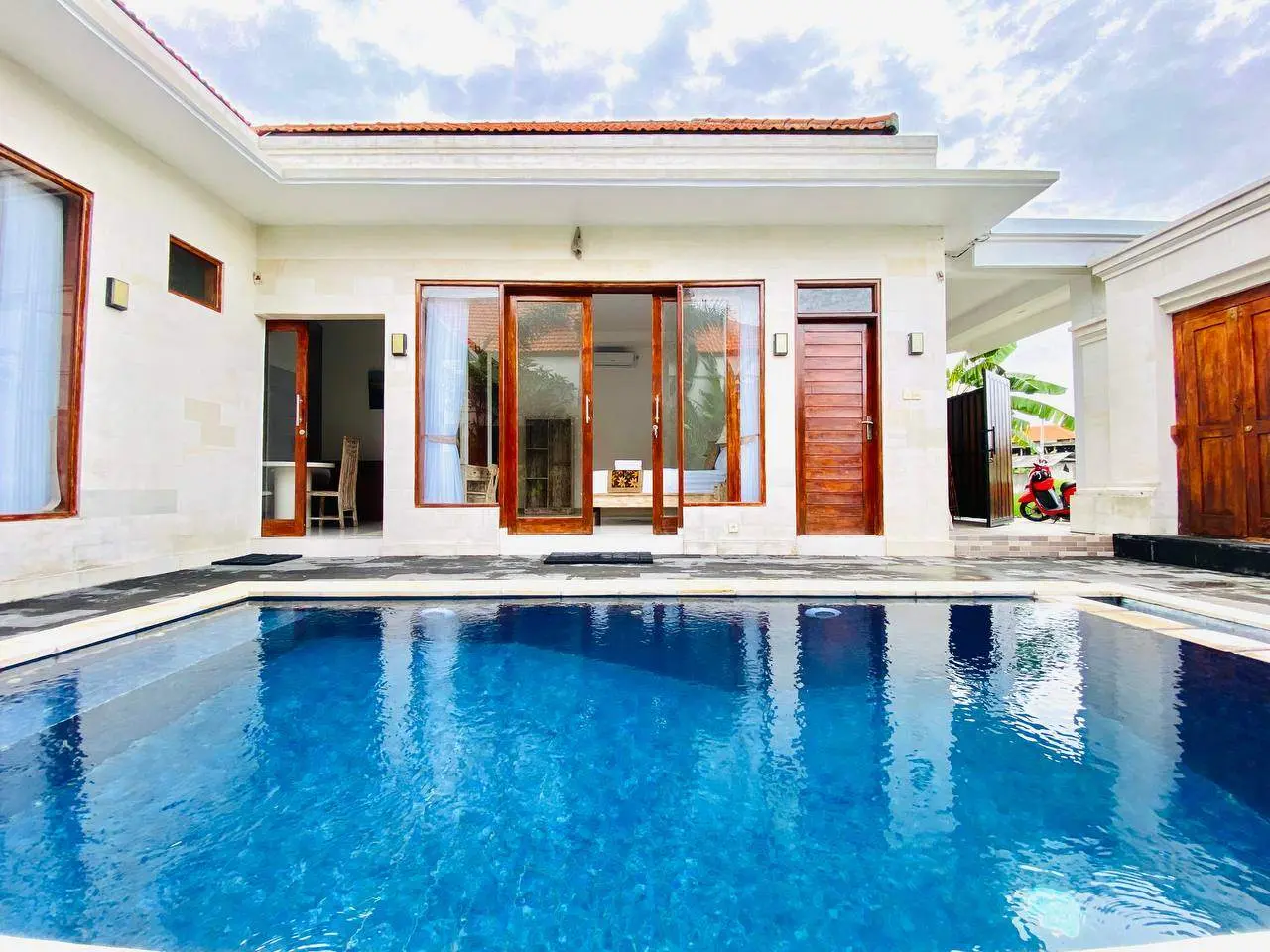 Modern Balinese 2-Bedroom Villa with Ricefields View in Batu Bolong – AF357