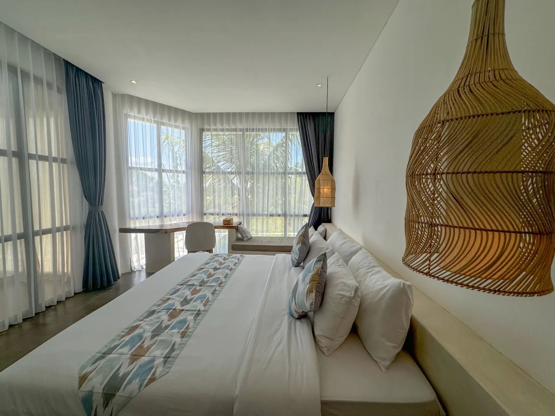 2BR Modern Villa with Infinity Pool — image 4