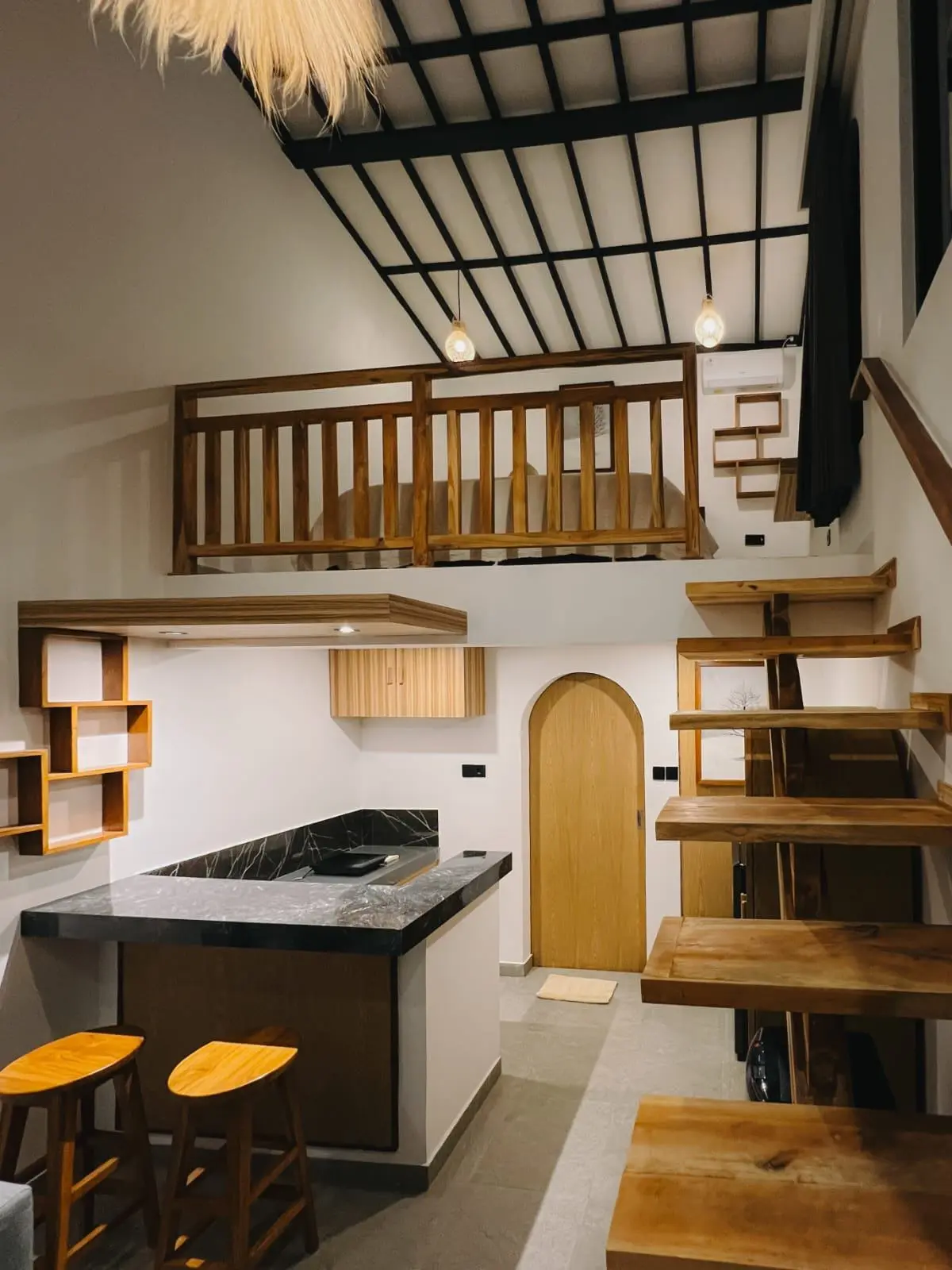 Prime Leasehold Opportunity in Pererenan: 6 Apartments + 1 Villa for Lease — image 1