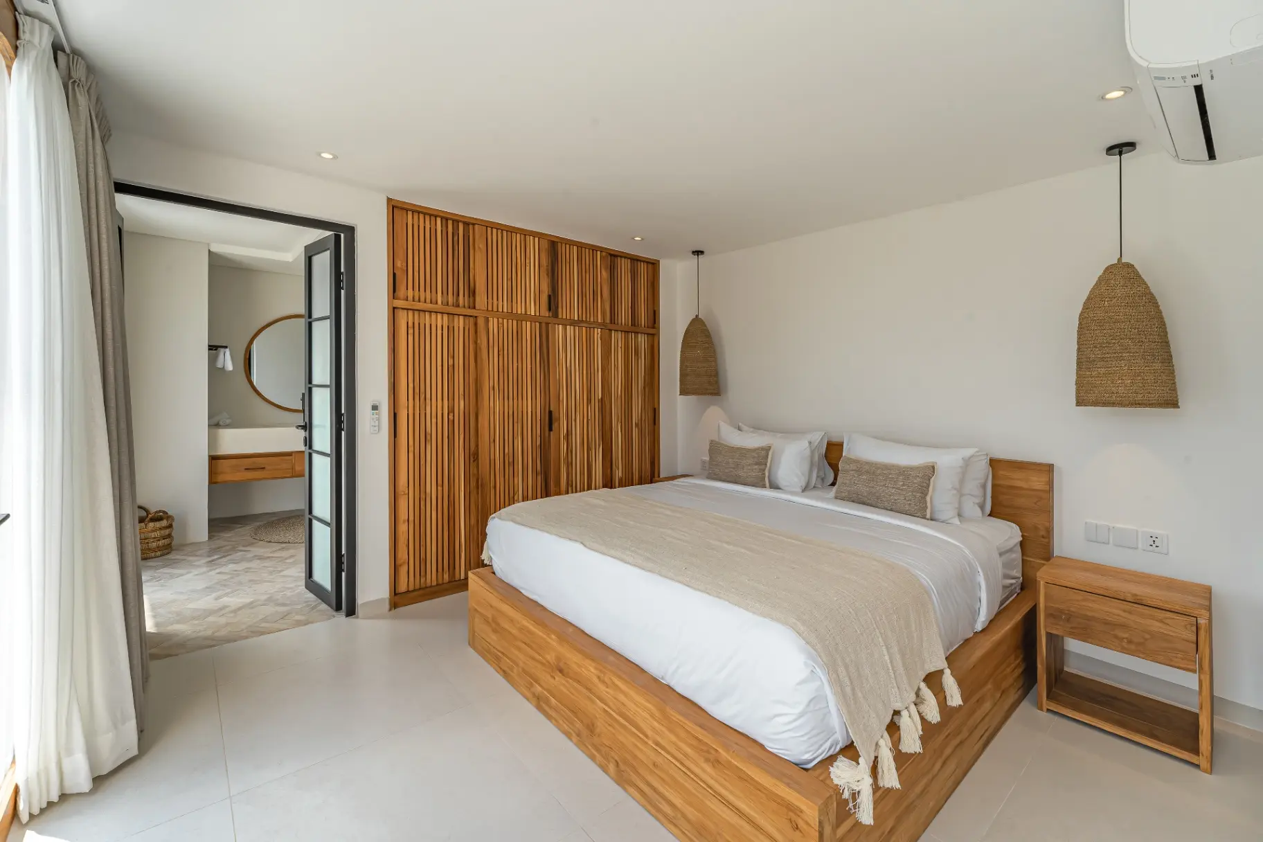 Terra Calma : New Stylish 2BR Villa 5 Mins to Seseh Beach! — image 1