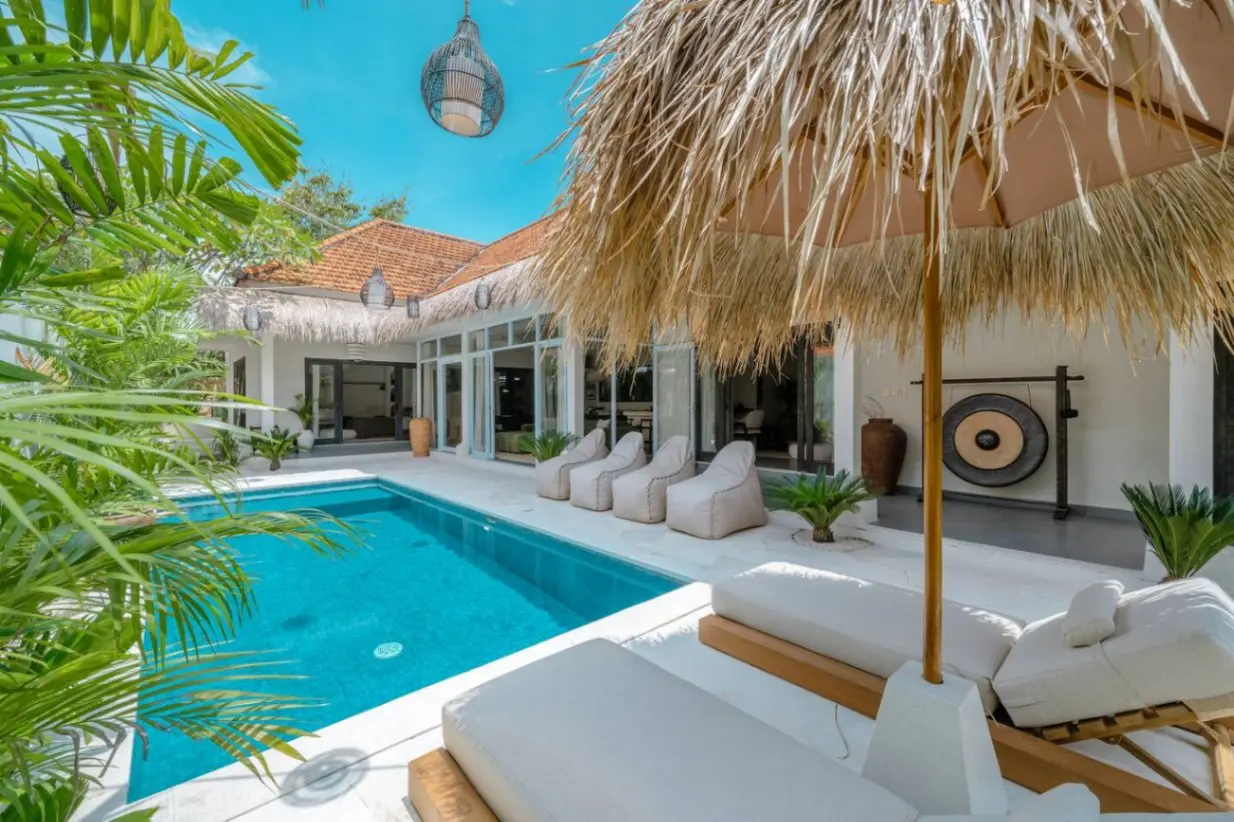 TROPICAL VILLA 5 MINUTES TO PERERENAN BEACH - YO149 — image 1