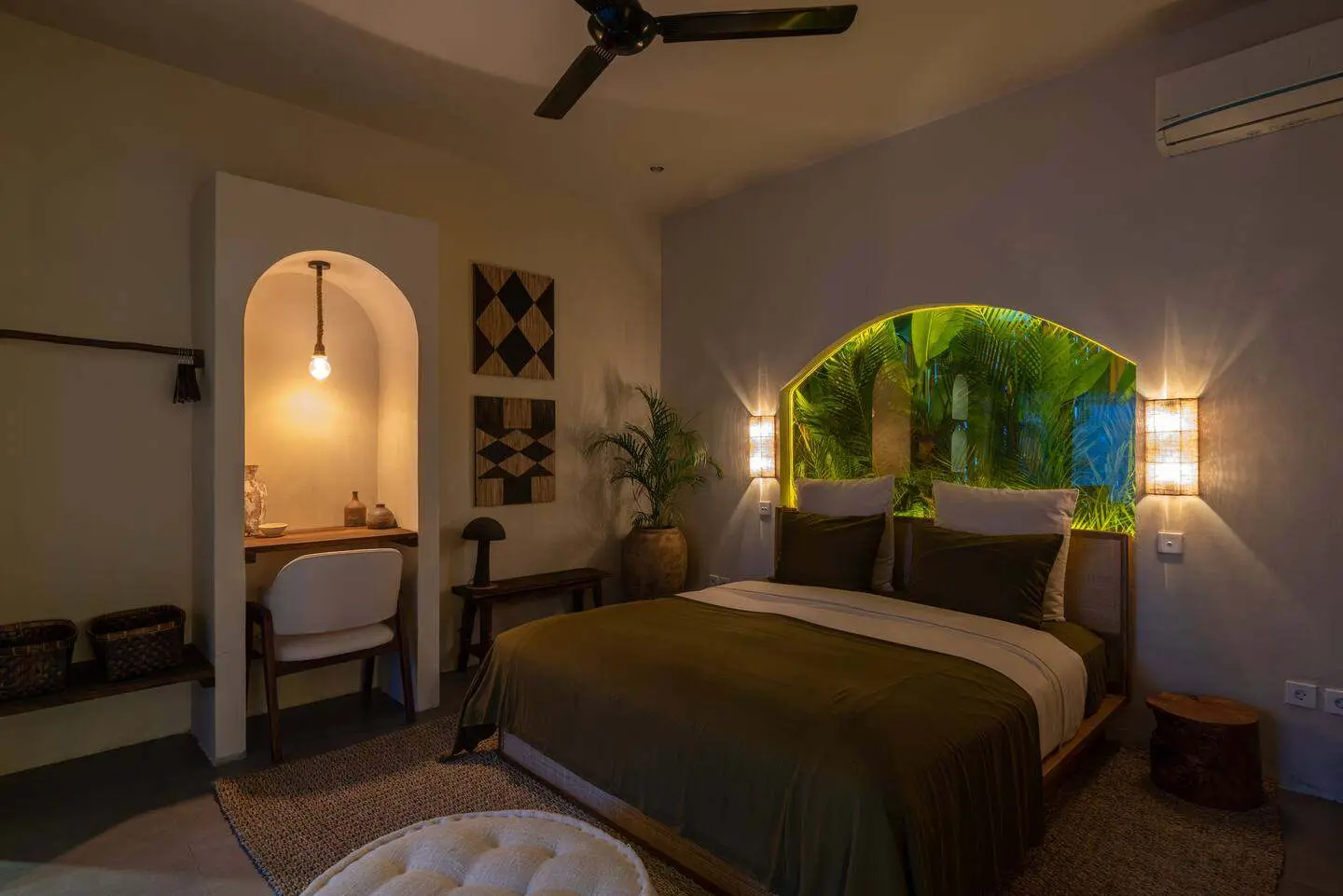 TROPICAL VILLA 5 MINUTES TO PERERENAN BEACH - YO149 — image 4