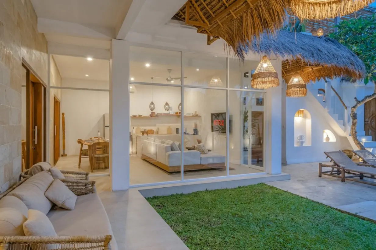 3 BEDROOMS VILLA 5 MINUTES TO ECHO BEACH – YO148 — image 2